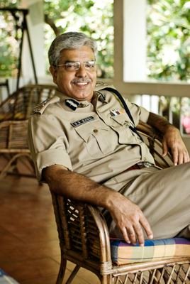 ☆IPS 1977-2016. 
☆Former Member UPSC. 
☆Served as Police Chief in  Delhi, Goa and Chandigarh. 
☆Witnessed exciting times in Delhi's history.