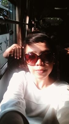SuryaniWilis's profile picture. mnjadi seorang istri...