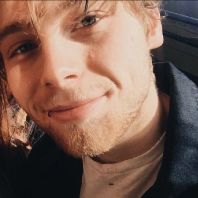 i just want a fcking luke hemmings and also a michael clifford for myself // MUKE IS LIFE. JEEPIESSSS ;---)))