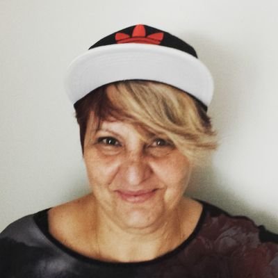 LaYayaJuani's profile picture. Enamorada de mi perro Sam. Y ya no hago tanto bizcocho.