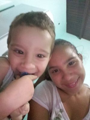 amo pizza,cinema,minha filha Rafaela,meu  filho João Victor e meu marido Alexandre ...
gosto de cinema ,adoro pipoca e chocolate..