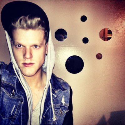 ChoirnerdHoying's profile picture. 