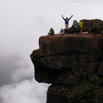 LisbetRuc's profile picture. Amante de la naturaleza/estudiante/amo la música/tu eres el dueño de tu destino/enamorada de mi país Venezuela/confiando siempre en ti mi Dios.