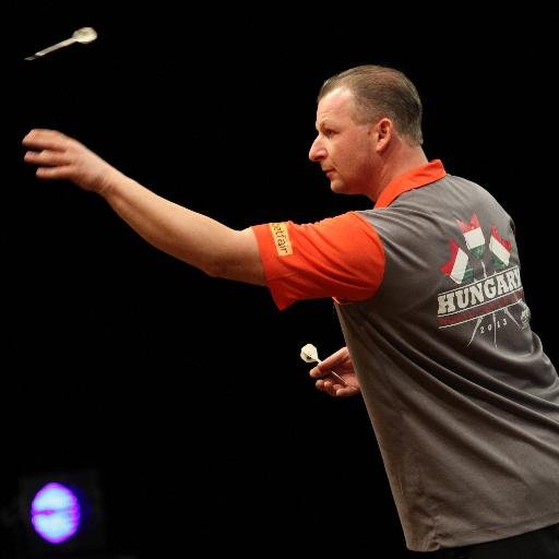 BezzegNndor's profile picture. 