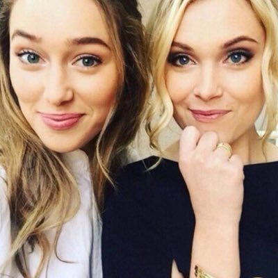 please follow @lolclexa ✨ she'll follow back