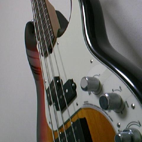 SE、やってます。ベースも、やってます。
