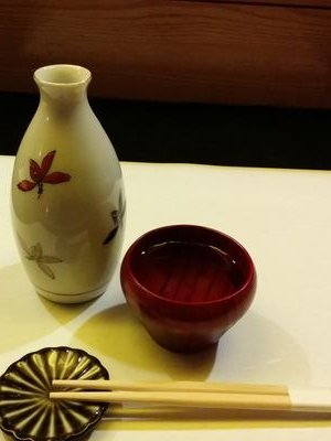 最近は居酒屋Hanaにいます/お料理×酒×酒器の相乗効果を追求してます/花岡さんはこっち(@nihonsyuhanaoka)