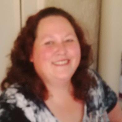 I'm a full-time writer of fantasy fiction and factual journalism. I love people and cats and telling stories. Let's chat.