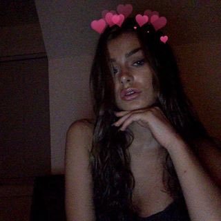 Lydiarpgscx_'s profile picture. Mes caresses te brûleront la peau.