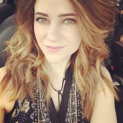 beccalroberson's profile picture. 