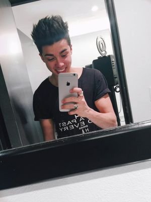 AylmLugo's profile picture. El... B.M