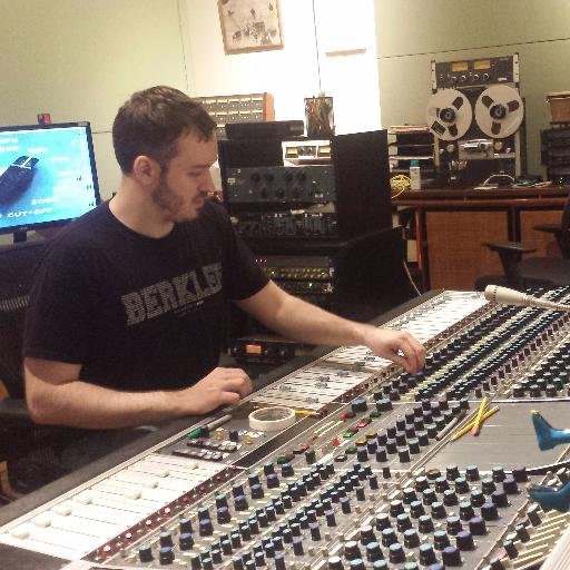 ronanrecordings's profile picture. Freelance Recording Engineer/Producer/Mixer in the Greater Boston area. Guitarist in @cityofdis
Visit https://t.co/ULR9ZRGjPN for more info!