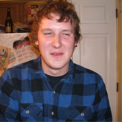 PoPPyseed_Panda's profile picture. prolly on the crapper........