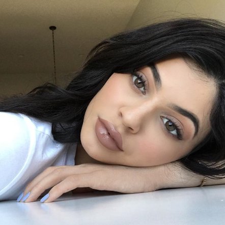 Follow Kylie @KylieJenner
Official Csmetic Page: @KylieCosmetics