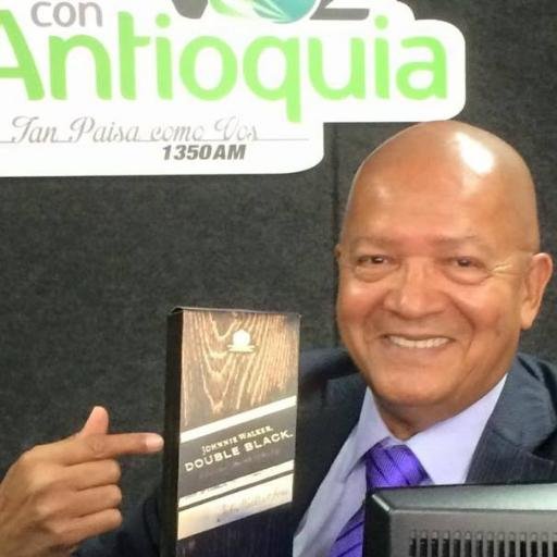 Periodista del Super Debate y director de Tecno-Noticias radio.