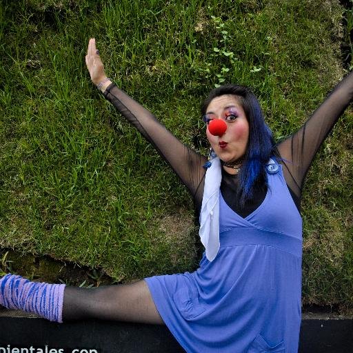 Vineymorada's profile picture. En proceso día a día de deconstruir y construir mi cuerpa, mi alma, mi espíritu, mi toda. Mi deseo es siempre por el teatro de la vida.