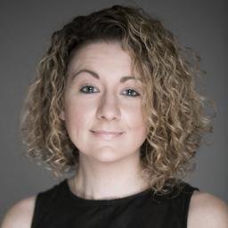 Studio Manager Magenta Photography, wife & a part-time student. I love tea, mountain walks, travel, running, sunny days and great music.