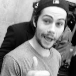 Cuando alguien me mire como Dylan mira a Thomas voy a saber que me ama realmente| -ex dylmasmile- -Guardando user- @Guevarasmile