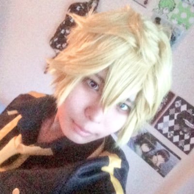 コスプレして絵描きしてます。鏡音レンは嫁。 レイヤー様描くの好きです。沖縄から浜松に越してきて1年目。