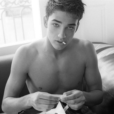 evanrpgdbs's profile picture. oh babygirl, show me your skin