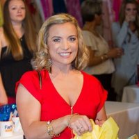 Kati Sartain (@tiarandumbbells) 's Twitter Profile