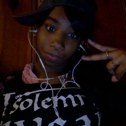 My Name is Laniah and Single and attend BBHS Freshemen and Crushing on someone