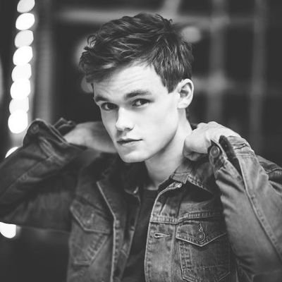 Cuenta oficial de James TW en España. Actualmente telonero de Shawn Mendes. Escucha su EP First Impressions aquí: https://t.co/XroH0ifPZs