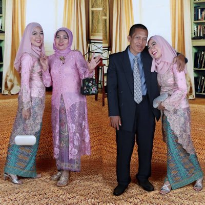 ayaayayakyolie's profile picture. di order gamis dan pasmina syar'i.. Beribadah,Fokus,Just Be Your Self...