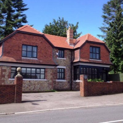 Family run bed & breakfast situated in the Lodge house to the former Dahl family estate.