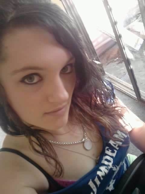 i am awsome...lol...na im a fun and out going person... i love to try new things...i have an awsome bf..whomb i love verry much