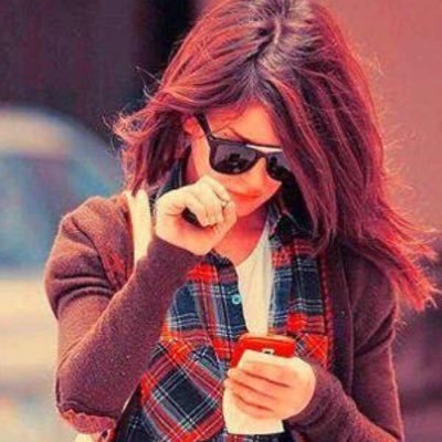 معكم هنا أصنع أحلام بعالم إفتراضي أقرب مني للخيال وحديث الأرواح فلاتدعي معرفتي مهما كنت قريباًمني فأنا أجيد الكذب عندما أكون نائمة
