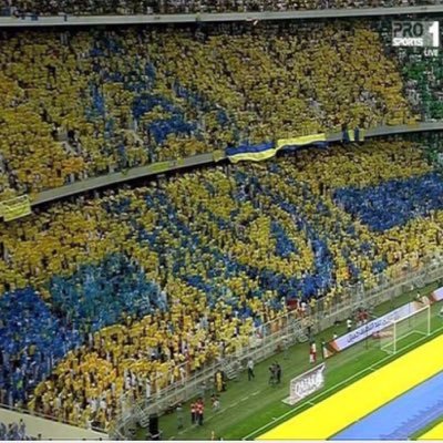 نصراوي صميم أگره التعصب والأنفعال أنا أُمثل نفسي ونادي النصر وأنت تمثل نفسگ وناديگ فالرياضه عندي مو بس تنافس على بطولات التنافس عندي كمان على الأدب والأخلاق