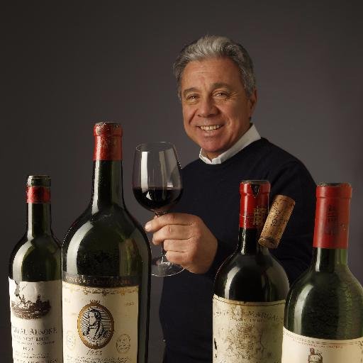 Degusta i vini di tutto il mondo, essendo un libero appassionato degustatore. Ha organizzato e condotto degustazione di vini nazionali che internazionali.