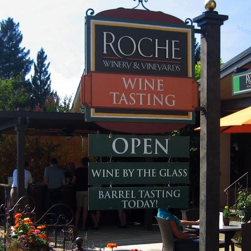Roche Winery is a family owned and operated premium winery in beautiful Sonoma Valley.