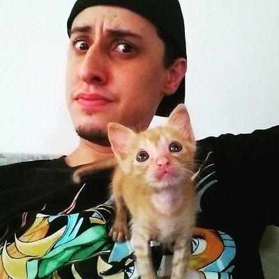 Macumbeiro, Servidor Público, 5º Duan em Taijiquan, Reikiano, Skateboarder, Cervejeiro Artesanal, formado em TI, Redator Freela, hater do Jair e louco por gatos