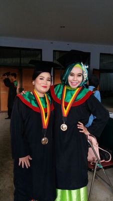 yuliani_wiwin's profile picture. anak ketiga dari tiga bersaudara tapi mandiri bgt hehehe