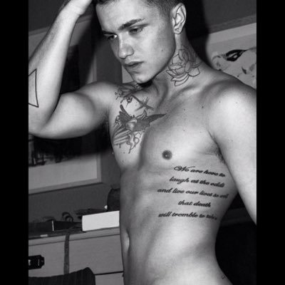 rpgdrkcjake's profile picture. de jouer à jouir il n'y a qu'un pas