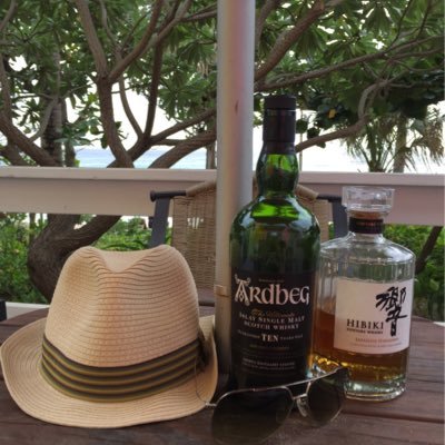 compactflash2's profile picture. 遊歷天南地北 品飲珍饈美釀