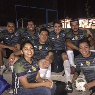 veganosfc's profile picture. Somos el mejor equipo de fútbol que se alimenta sin comida de origen animal, somos pasajeros constantes del tren del mame