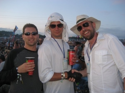 Macklefinch's profile picture. In London. Hmmm. Quite possibly not for much longer.Sea cravings may have to wait though.