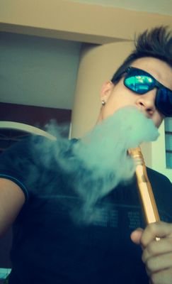 Amor não é aquilo q te faz sonhar acordado,o nome disso é maconha
