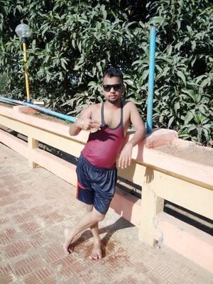 ना लफ़्ज़ों का लहू निकलता है ना किताबें बोल पाती हैं, मेरे दर्द के दो ही गवाह थे और दोनों ही बेजुबां निकले…