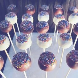 For your exotic cakepops, cupcakes and chocolate dipped strawberries and oreos... contact us now... Instagram @wendyzcakepops, call or whatsapp 08036957159