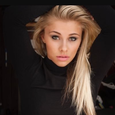 Paige VanZant fan page. Best fighter ever to exist! Paige is caring, beautiful, funny, and great overall:) Paige is Queen