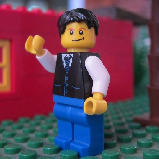 Statistician, computer gamer, loves Star Wars, LEGO and especially Star Wars LEGO!