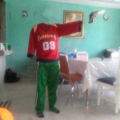 chris_rojano's profile picture. Soy Cris Rojano, Jedi Mougle Craftero Hobit Sayajin Tipo Agua Illuminati ReptilianoYoutuber Hijo Del Papa Nvl 33