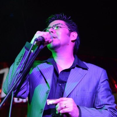 erwiniost's profile picture. Ingeniero Informático y Armoniquista de Blues, felizmente casado con Fabiola Cortés.