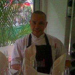 Chef profesional de la cocina con especialización en comida mediterránea y mucha pasión por todo lo que hago, sencillo e intenso.♠