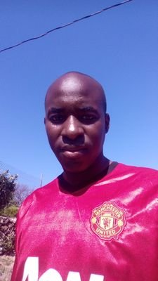l talk mostly about football ⚽ because Manchester United is life. #TeamFollowBack #MUFC_FAMILY #TEAM_MUFC #MUFC @ManUtd every day. Also got ♥ for #RealMadrid