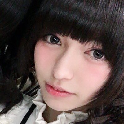 Yua コミュ障美人だと人見知り可愛い 小動物みたい って言われてブスだと根暗 キモオタの烙印押されるの何なの